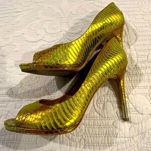 EUC Rachel Roy iridescent Snake Peep Toe Heels, Sz38, Silver Met Heels